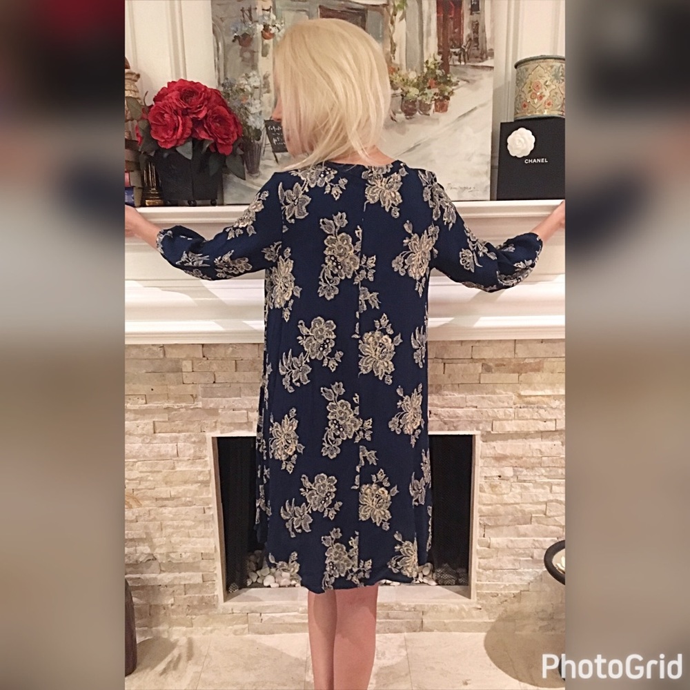 Teal floral 3 qtr sleeve keyhole dress LAST ONE - Picture 3 of 3