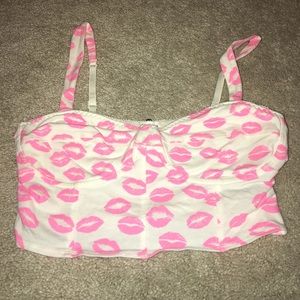 Kiss crop top
