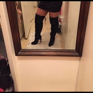 Sexy black THIGH HIGH BOOTS! Trendy! 😍