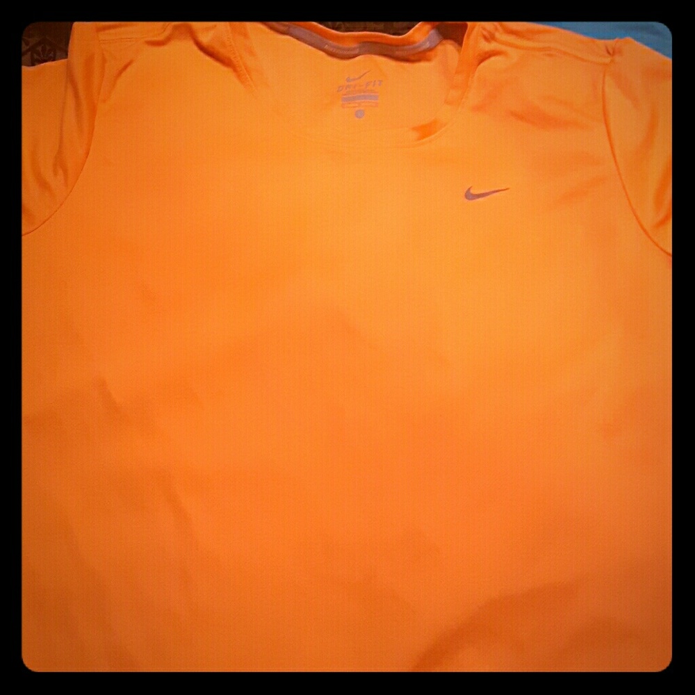 Nike top