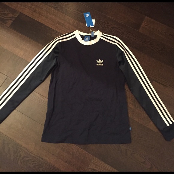 Adidas Tops - Adidas tshirt