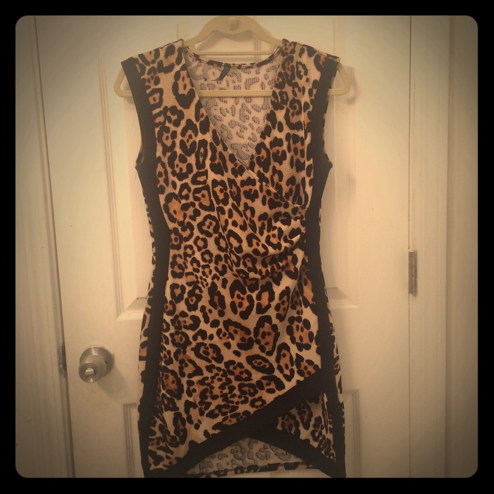 Criss cross leopard print dress