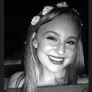 Meet your Posher, Abbey