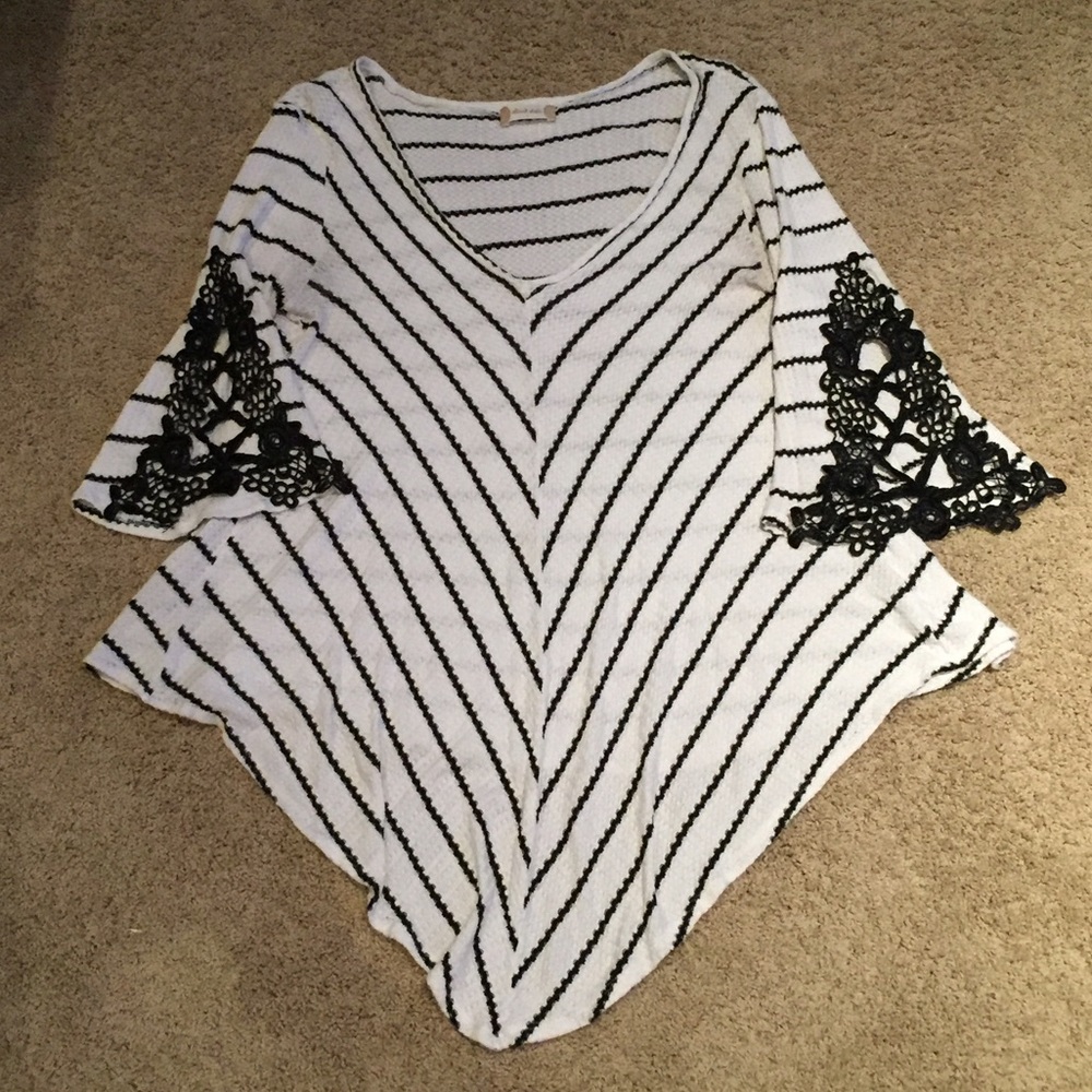 Waffle shirt with lace arms