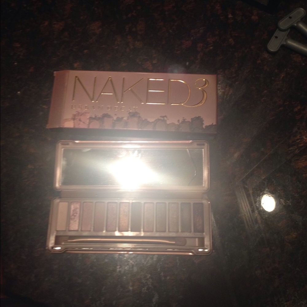 New in box authentic urban decay palette