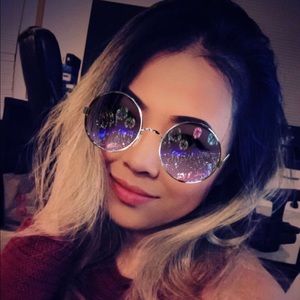 Meet your Posher, Shoua