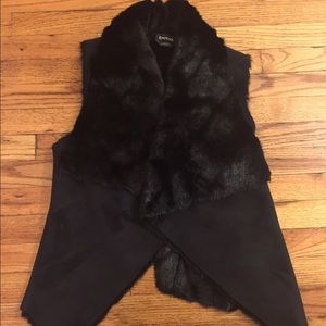 Bebe Black XS Suede and Faux Fur vest