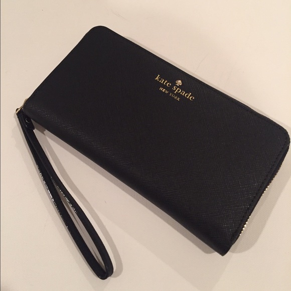 🌷Host Pick🌷Kate ♠️ Classic Black Wristlet - Picture 2 of 7