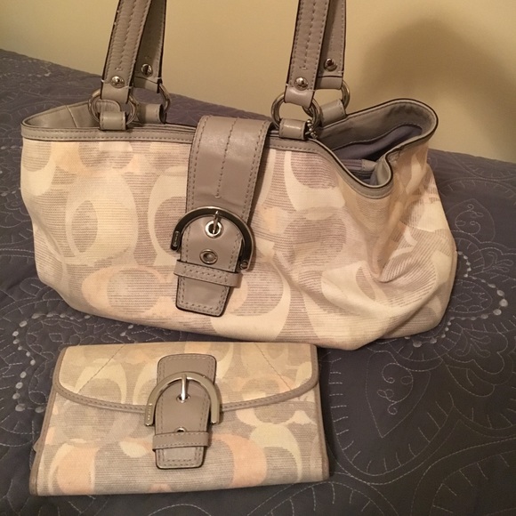 Coach Handbags - Coach purse