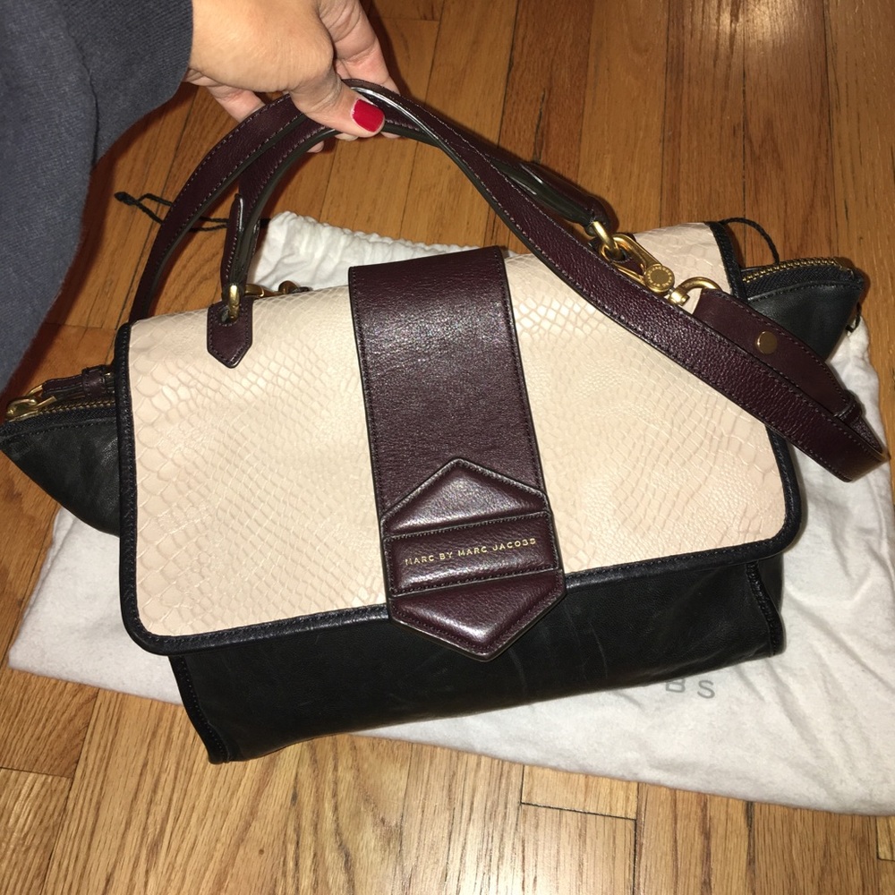 Marc by Marc Jacobs medium sized leather bag