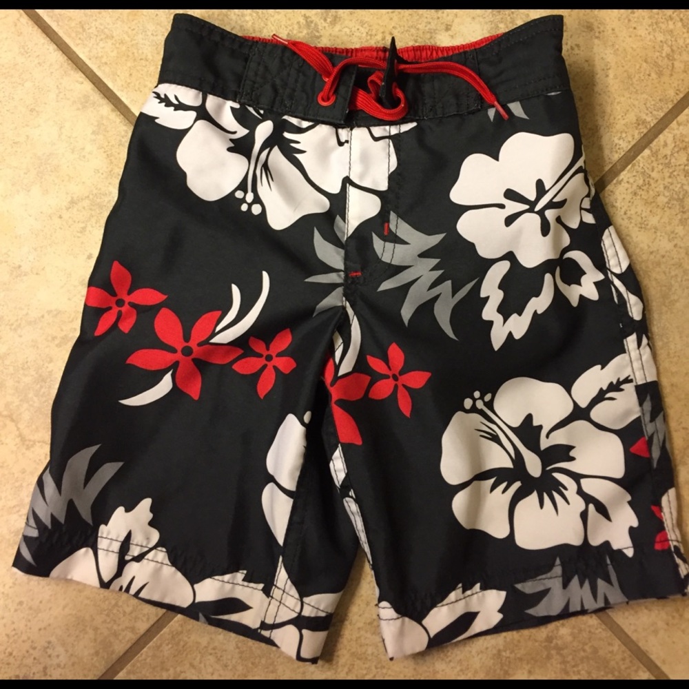 Gymboree board shorts for boys size 5