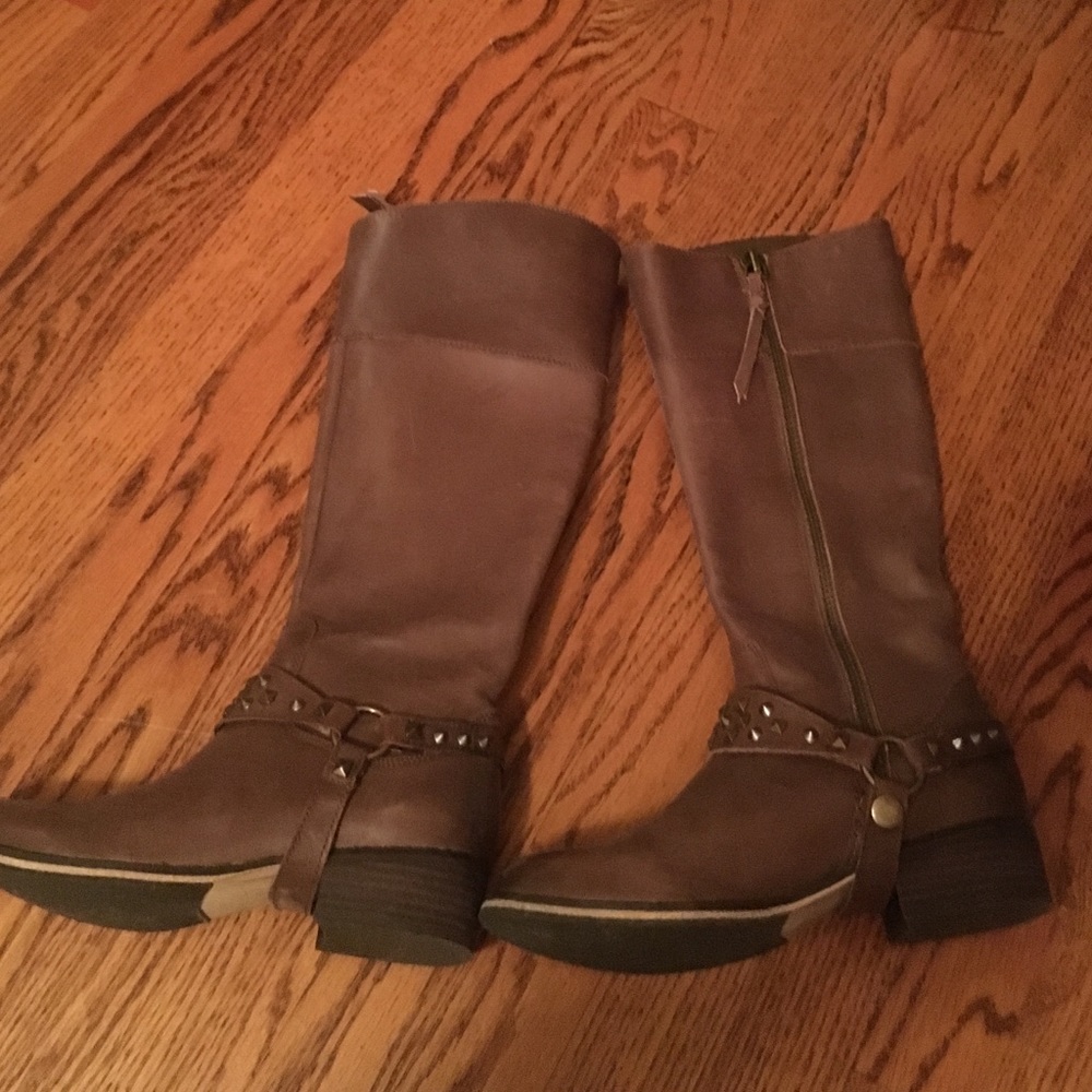 NWOT Knee high leather boots