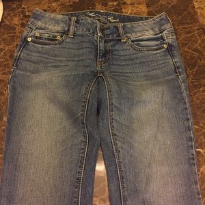 American Eagle Size 4 short blue jeans