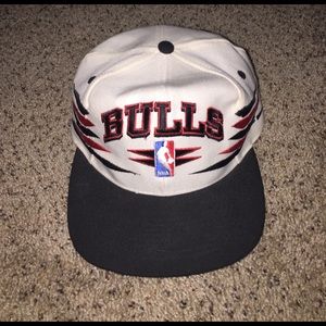 Vintage Logo Athletic bulls snap back