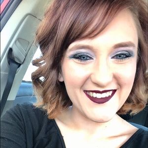 Meet your Posher, Lara