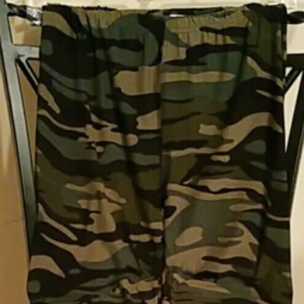 •last one• Supersoft Brushed Camo Leggings - Picture 7 of 7
