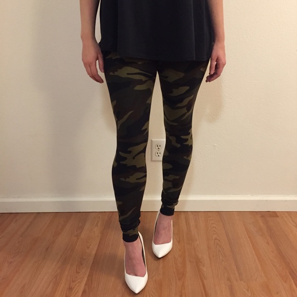 •last one• Supersoft Brushed Camo Leggings - Picture 2 of 7