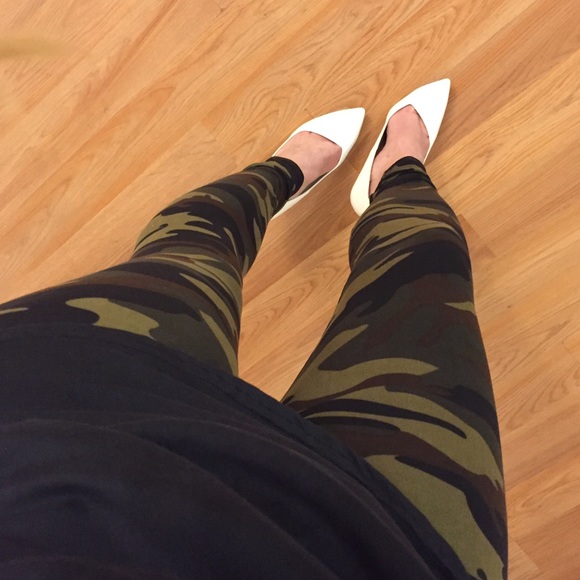•last one• Supersoft Brushed Camo Leggings - Picture 3 of 7