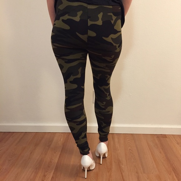 •last one• Supersoft Brushed Camo Leggings - Picture 5 of 7