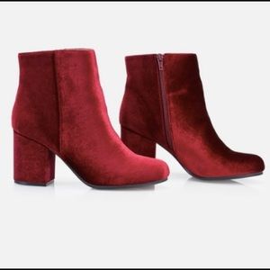 Ankle high Velvet Booties