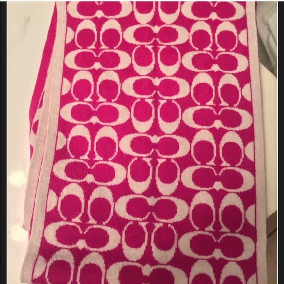 Cute Coach Scarf - Picture 3 of 3