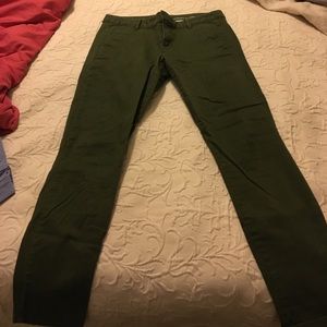 Army green Gap skinny mini crops