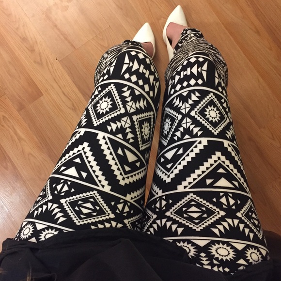 Pants - •LAST 1• Black Aztec Print Brushed Ankle Leggings