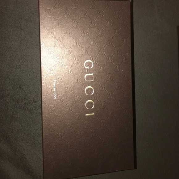 Box - Picture 1 of 4