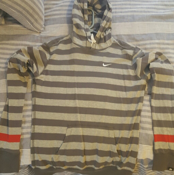 Nike sweatshirt - Picture 1 of 1