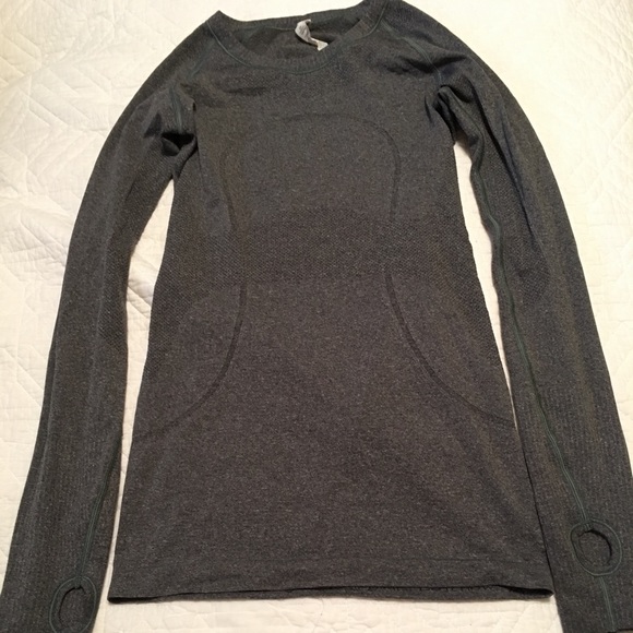 lululemon athletica Tops - Gray Lululemon Long Sleeve Size 4