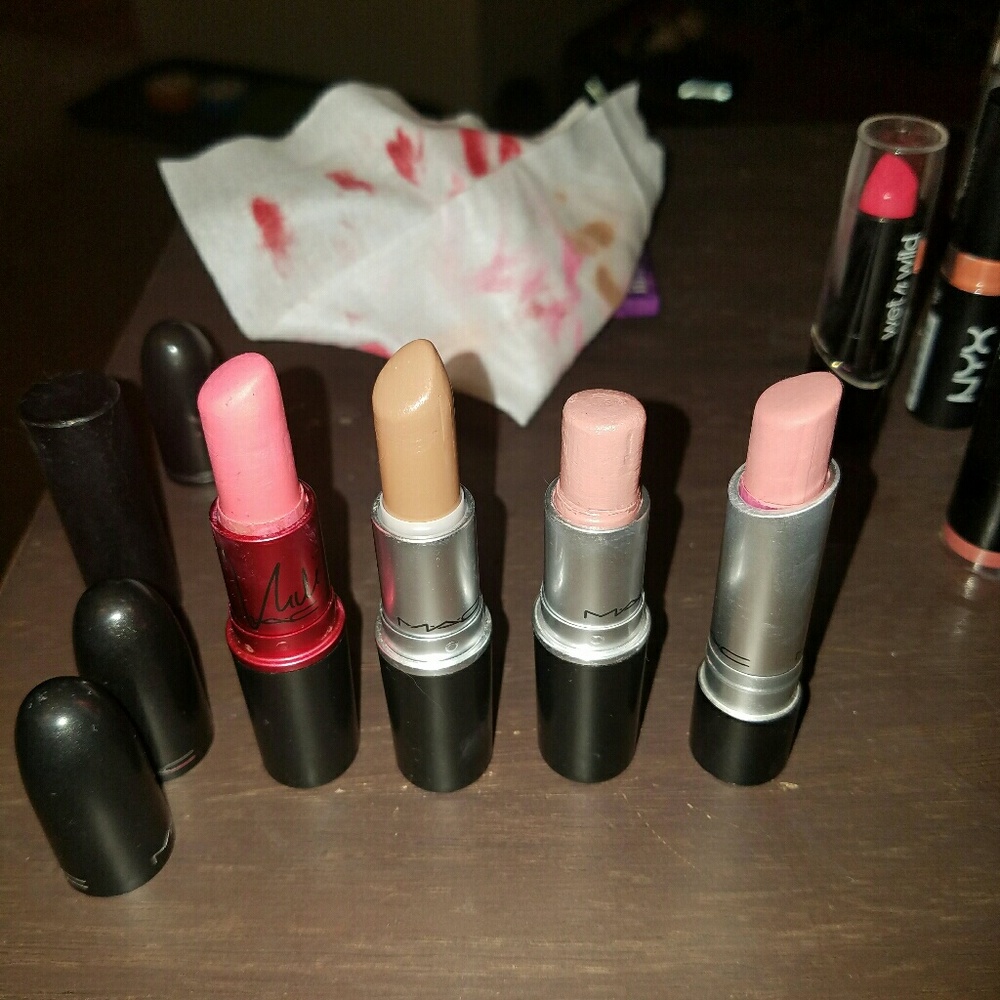 9 Authentic MAC lipsticks