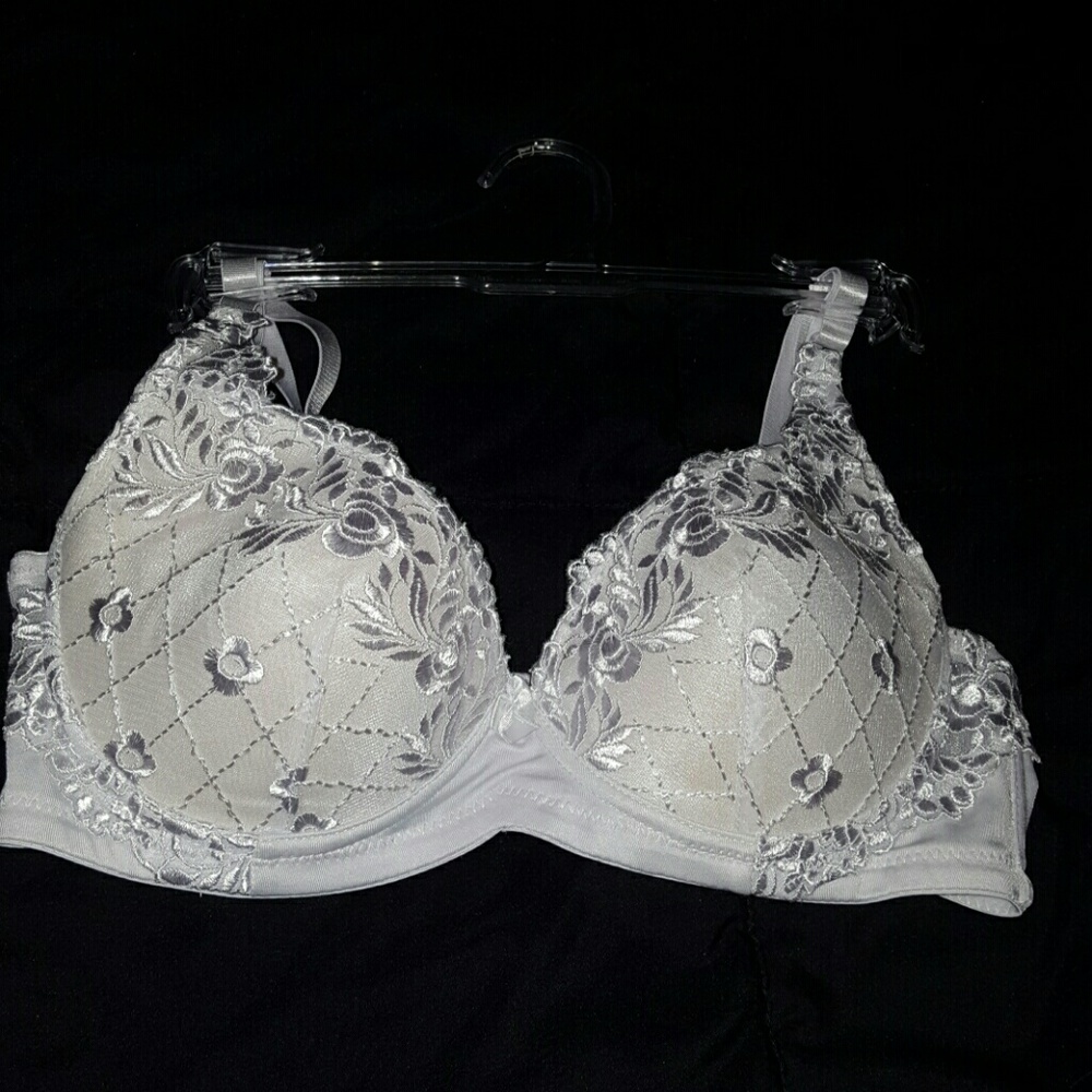 Nearly New! Padded Scalloped Lace Bra 34C