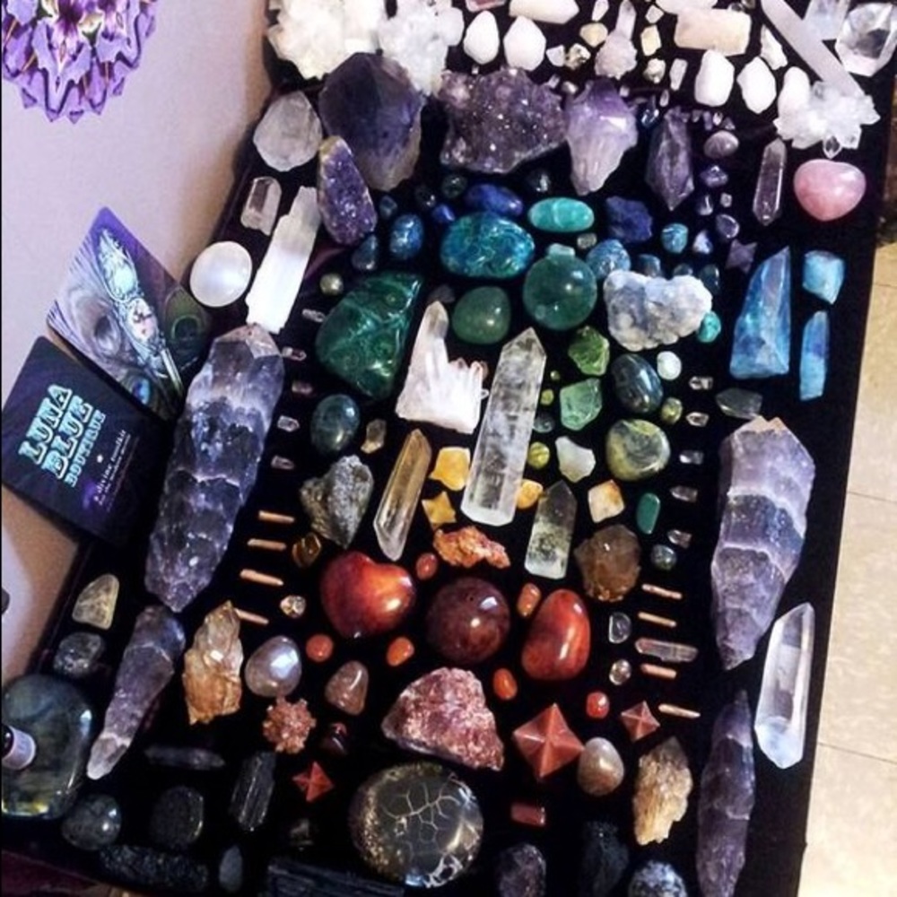 ISO healing stones