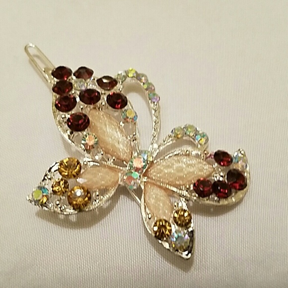 Accessories - 🔴B1G1 🔴Multi Color Butterfly Clip