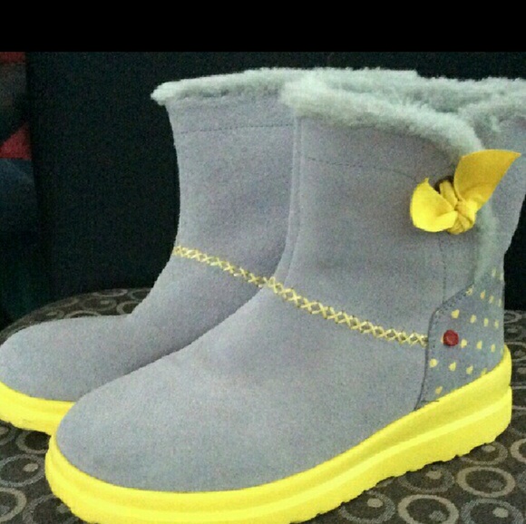 Boots - Picture 4 of 4