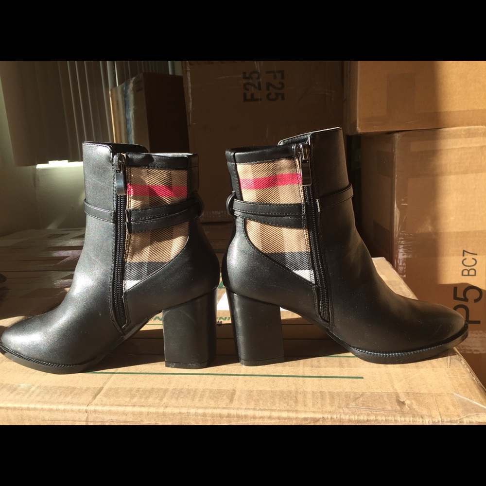 Burberry boots
