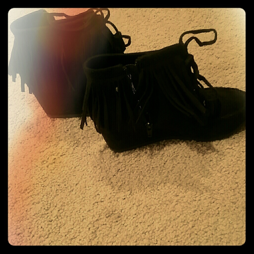 Fringe bootie