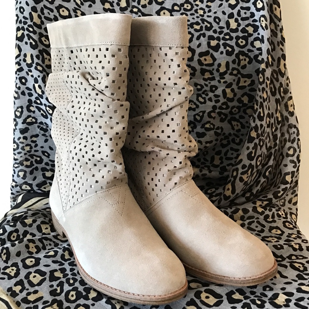 TOMS NWT 9.5 Serra Perforated Boot