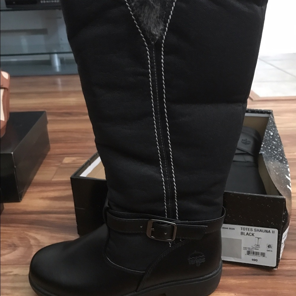 Totes boots