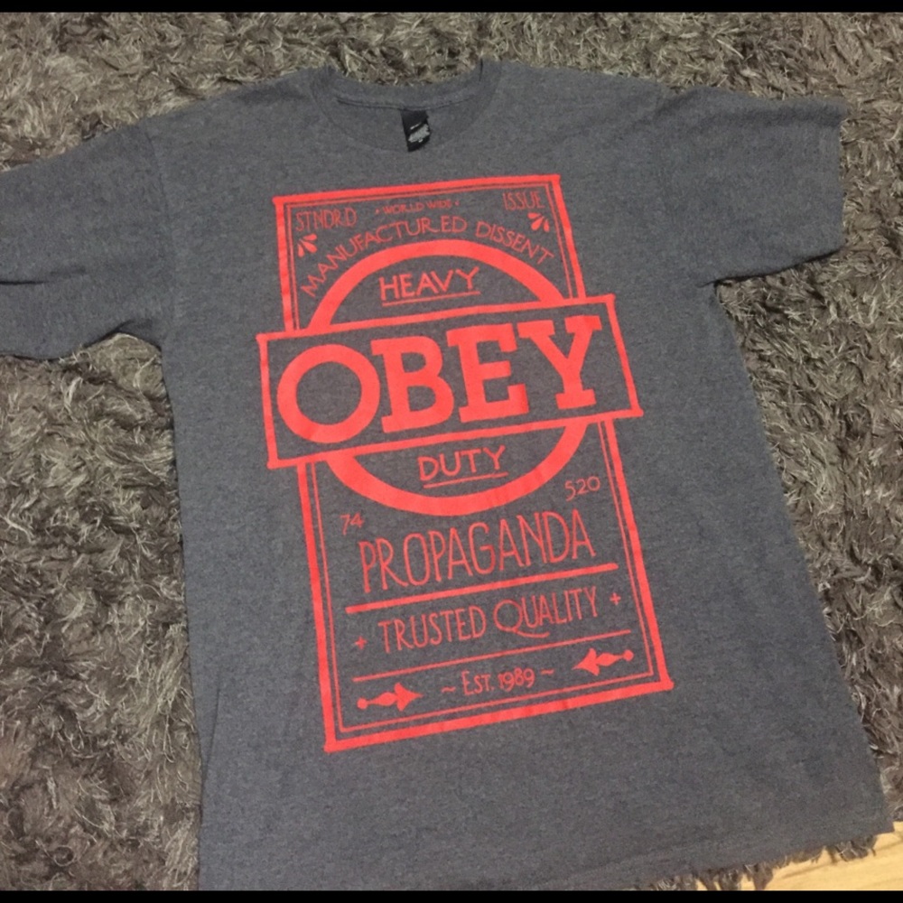 Obey gray t-shirt