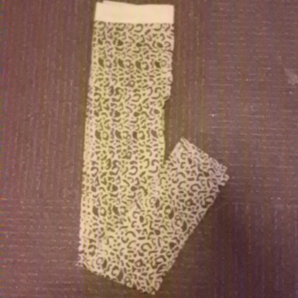 EUC Sexy Animal print leggings S/M