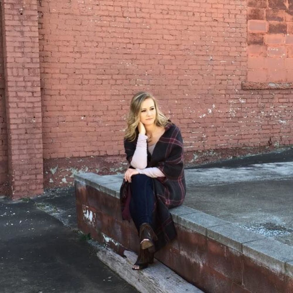 Meet your Posher, Olivia