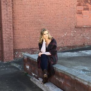 Meet your Posher, Olivia