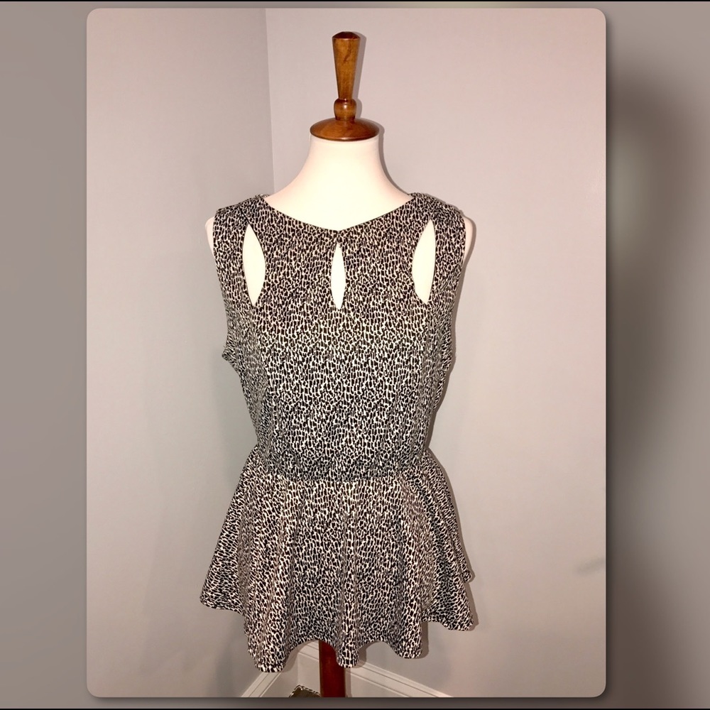 Fabulous Peplum Top 1X Must See!