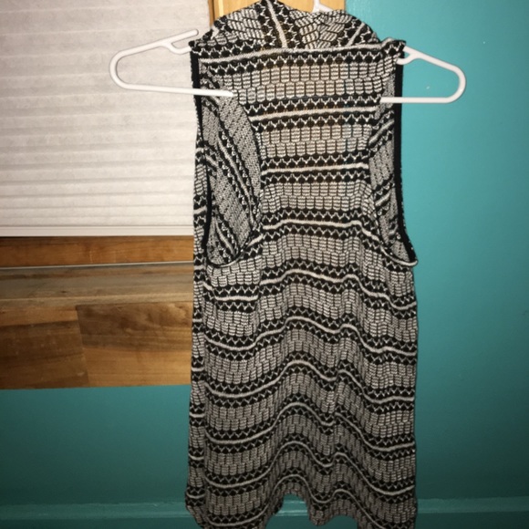 A dress cover up - Picture 2 of 2