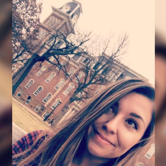 Meet your Posher, Emily - Picture 1 of 1