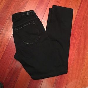 NWOT Earnest Sewn straight leg black jeans Size 27