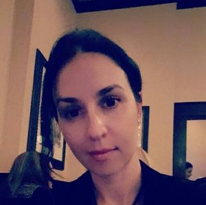 Meet your Posher, Dina