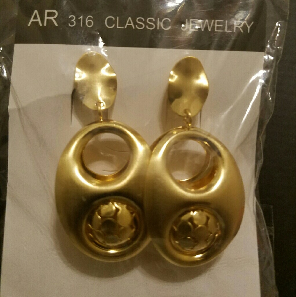 Fashion earrings