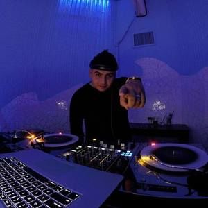 Meet your Posher, Ricky